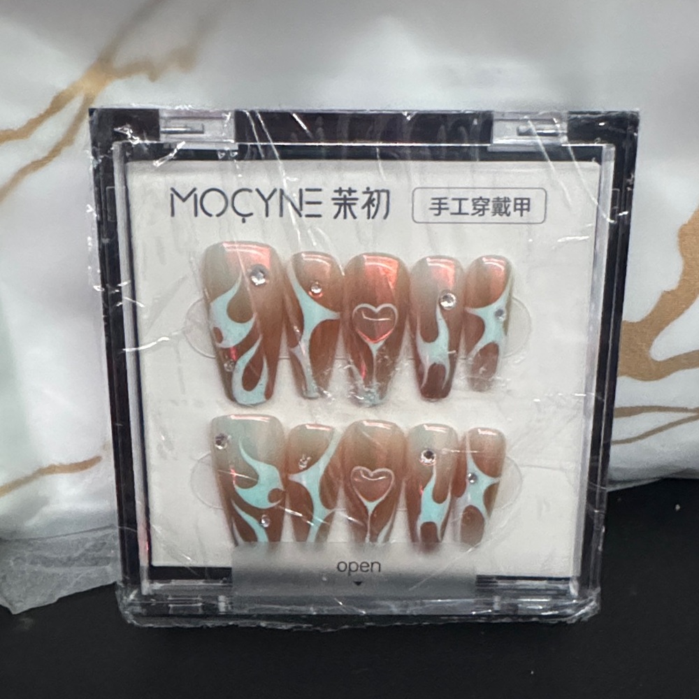 MOCYNE Nail Art Set with Brown and Blue Design (All Nail Sizes)